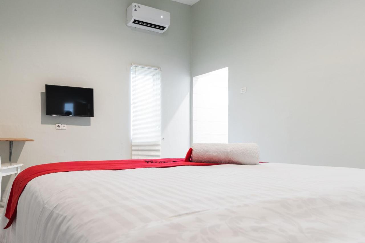 Reddoorz Plus Near Rs Usu Medan 2 Exterior photo