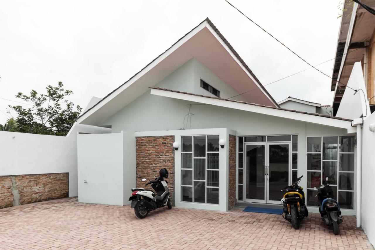 Reddoorz Plus Near Rs Usu Medan 2 Exterior photo